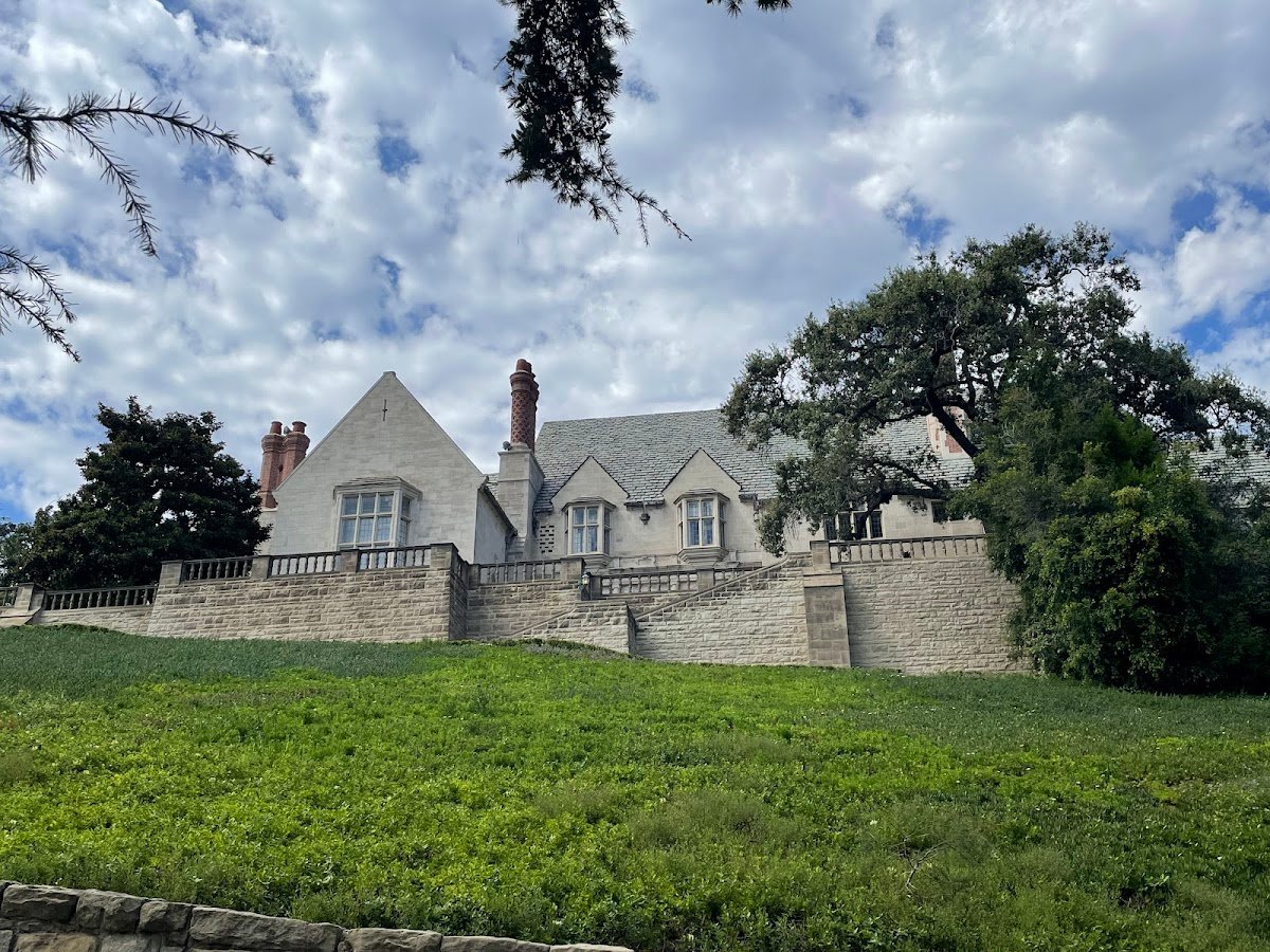 Greystone Mansion & Gardens: The Doheny Estate