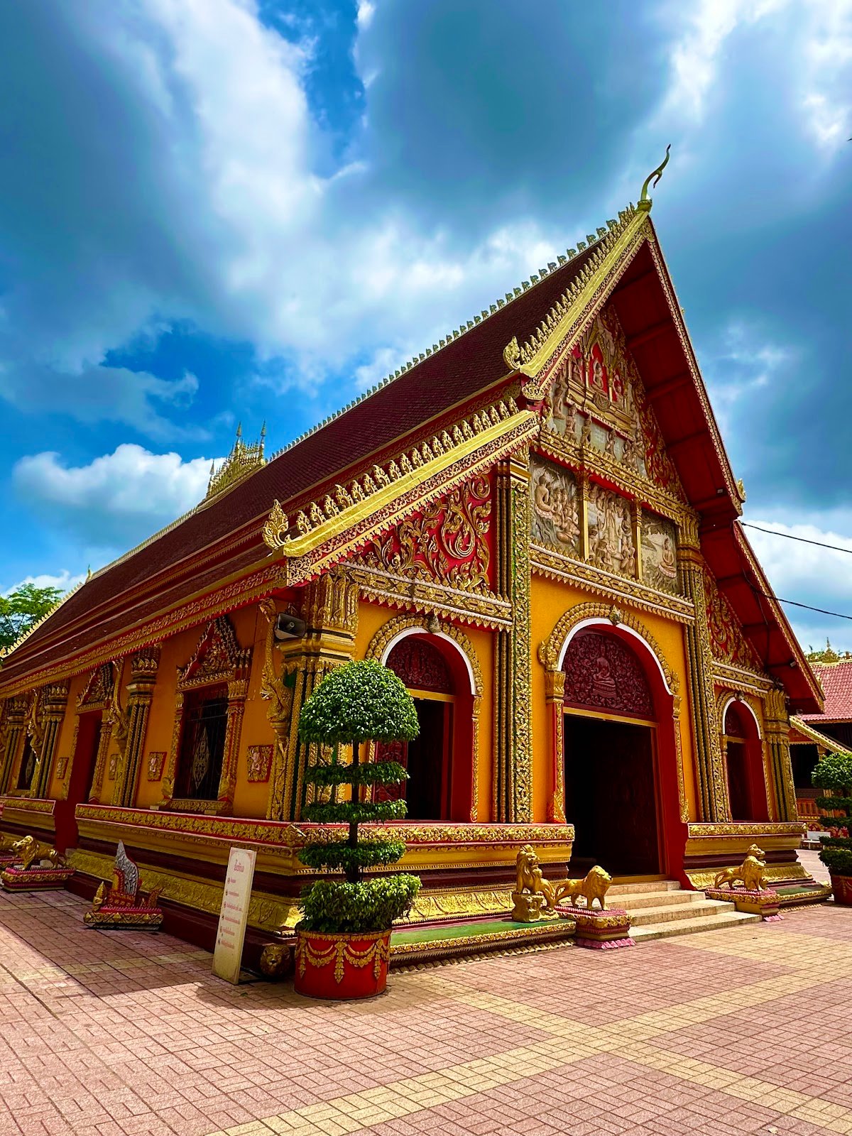 Wat Si Muang Temple