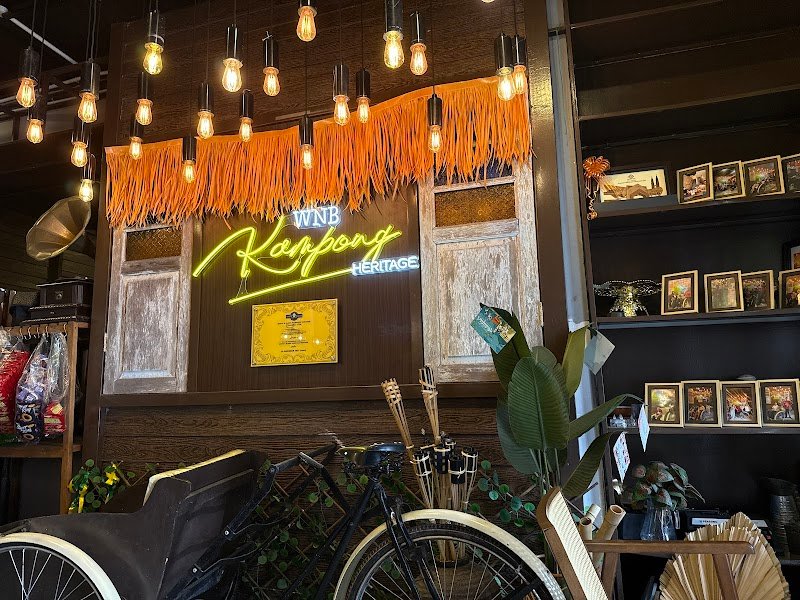 WHITE & BLACK KAMPONG HERITAGE