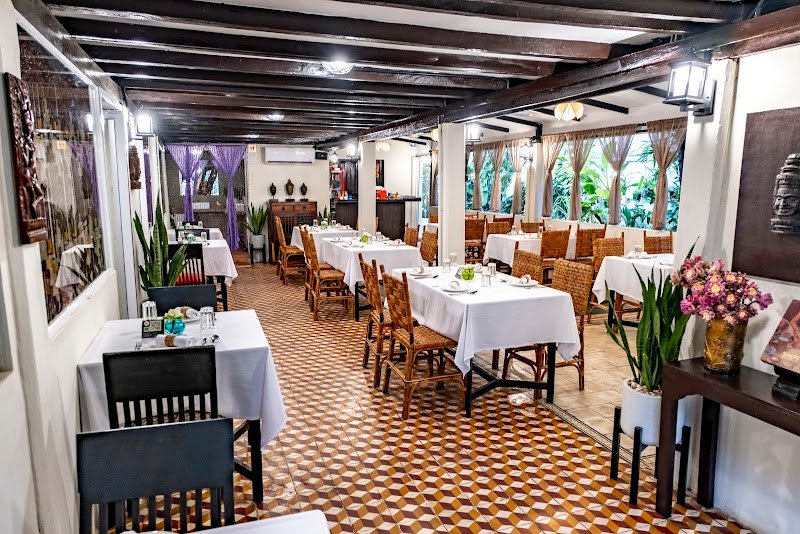 ភោជនីយដ្ឋាន ម្អម MAOM Khmer Cuisine