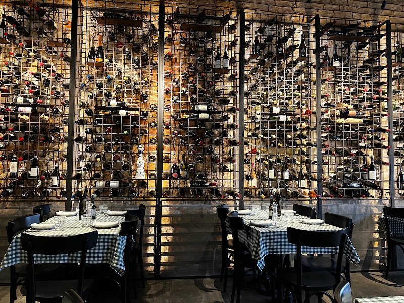 Da Giulia Vinosteria