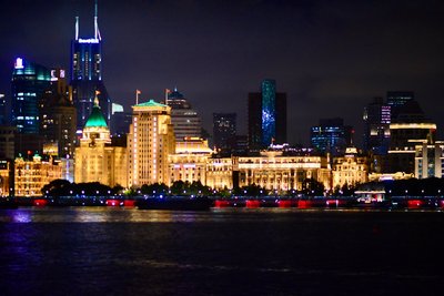 a city skyline at night