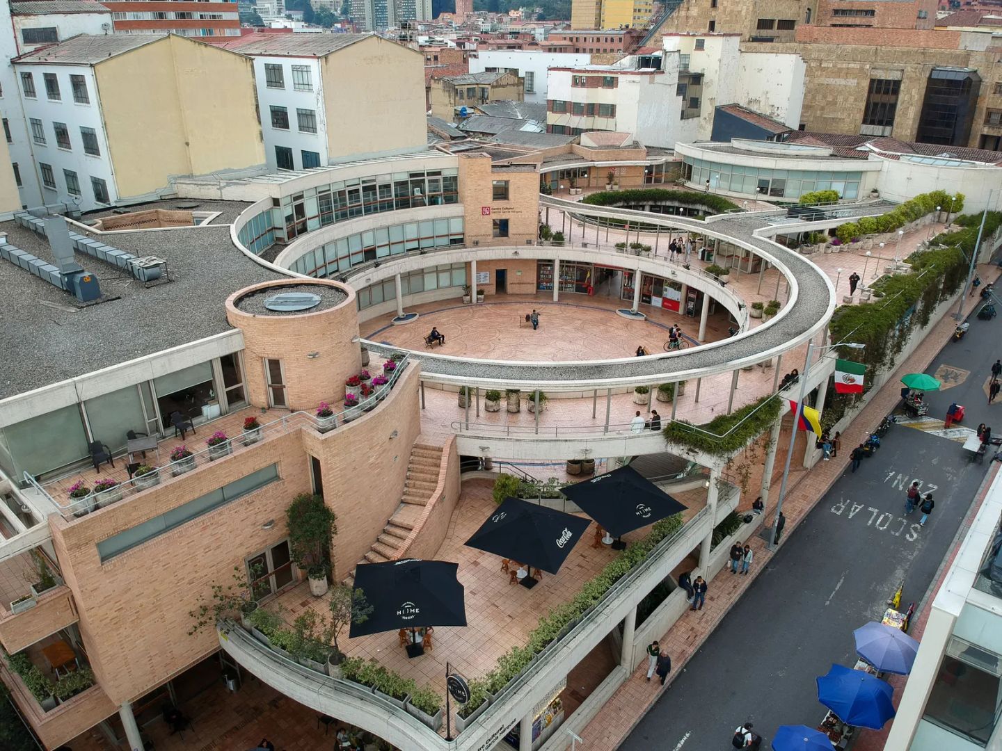 Beautiful view of Centro Cultural Gabriel García Márquez