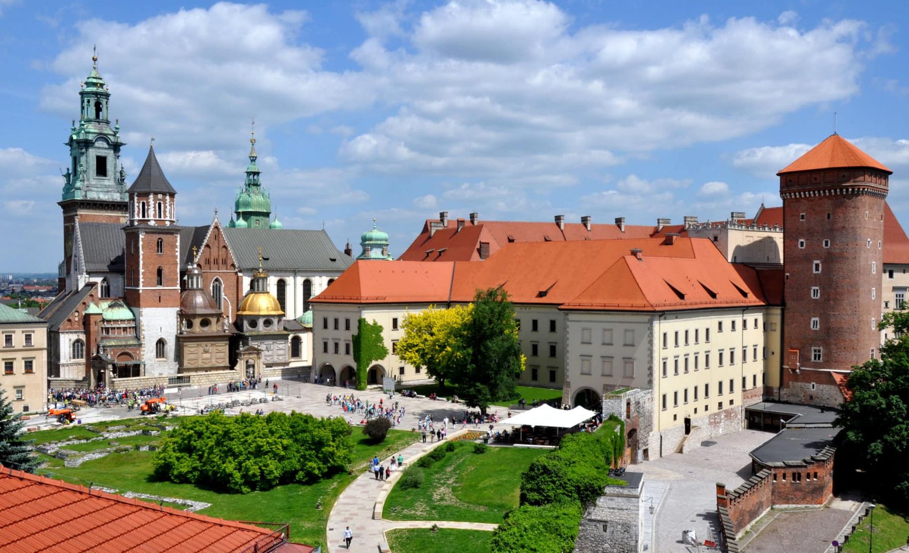 Wawel Royal Castle, Historic Treasures, Timeless Art