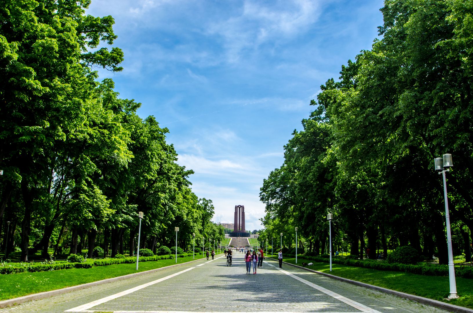 Carol I Park: historic park featuring monuments and scenic paths.