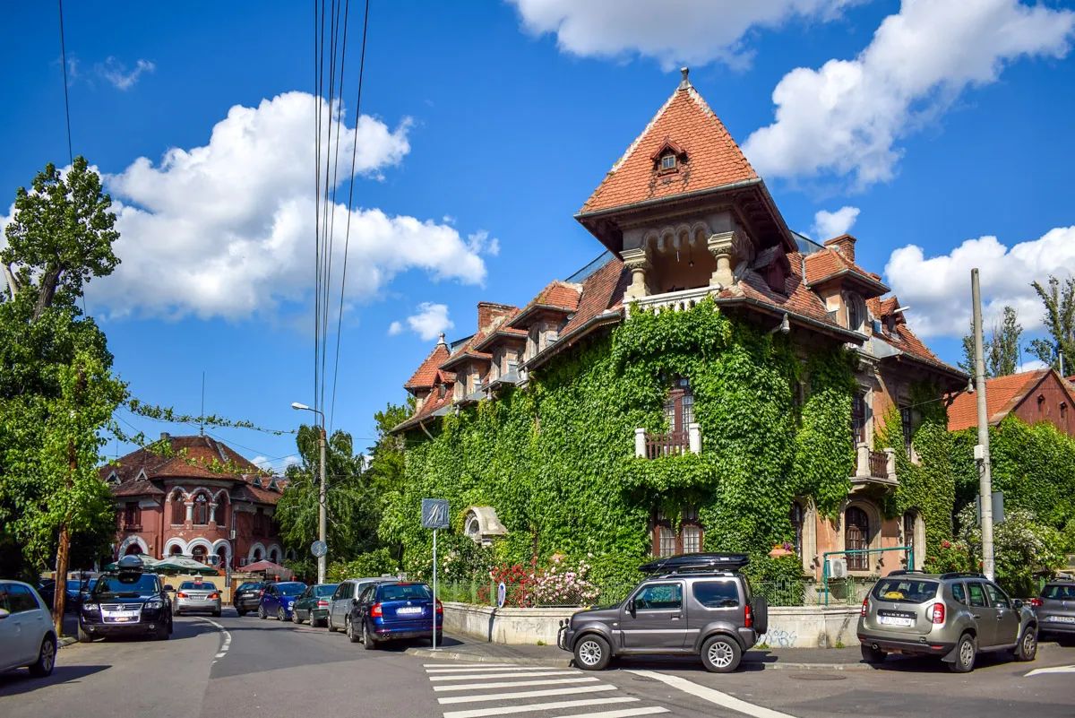 Cotroceni Neighbourhood: elegant area with historic homes and quiet streets.