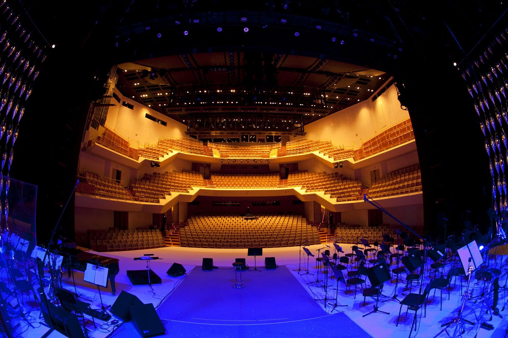 Cankarjev Dom, Concerts, exhibitions, and theater events