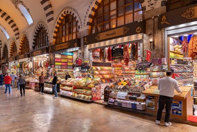 Spice Bazaar, Historic market filled with spices