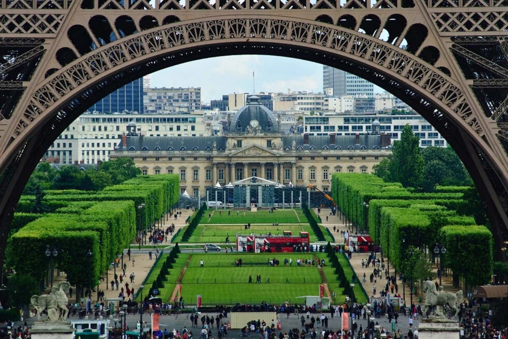 he Champs de Mars, perfect for picnics and stunning Eiffel Tower views