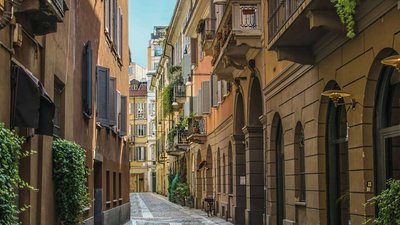 Brera District, a charming Milan neighborhood with artistic streets, galleries, and cafés.